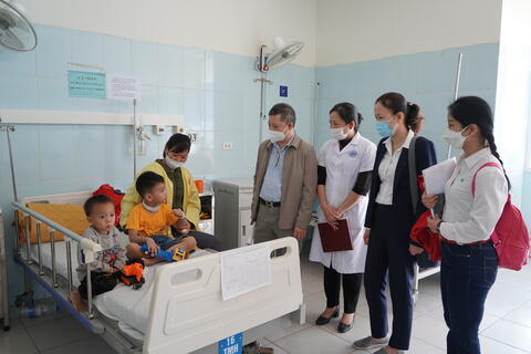 Bệnh viện Nhi Trung ương làm việc với Bệnh viện Đa khoa tỉnh về hỗ trợ chuyên môn Nhi khoa