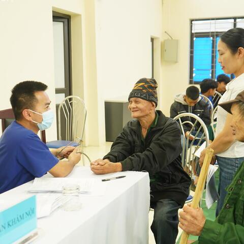 Khám sức khoẻ sức khoẻ miễn phí cho đối tượng Bảo trợ xã hội