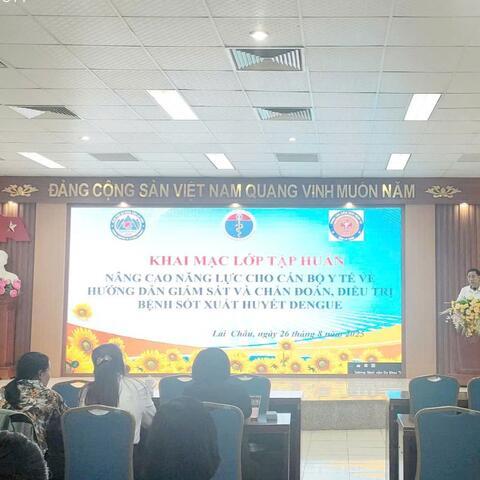 Tập huấn nâng cao năng lực cho cán bộ y tế về hướng dẫn giám sát và chẩn đoán, điều trị bệnh sốt xuất huyết Dengue