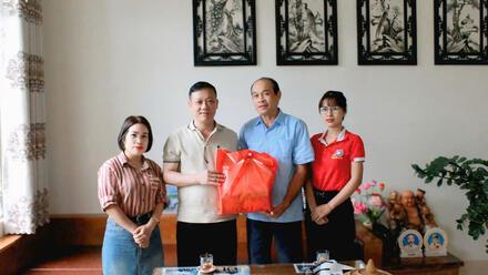 TRUNG TÂM Y TẾ TÂN UYÊN THĂM HỎI, ĐỘNG VIÊN, TRAO QUÀ CHO CÁC GIA ĐÌNH CHÍNH SÁCH, THƯƠNG BỆNH BINH LÀ THÂN NHÂN CỦA ĐOÀN VIÊN CÔNG ĐOÀN TTYT.