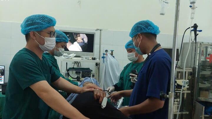 KỊP THỜI GẮP THÀNH CÔNG DỊ VẬT THỰC QUẢN (XƯƠNG GÀ SẮC NHỌN) TẠI BỆNH VIỆN ĐA KHOA MƯỜNG TÈ
