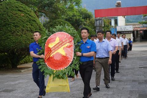Sở Y tế Lai Châu Dâng hương tri ân các anh hùng liệt sĩ tại Nghĩa trang liệt sỹ tỉnh Lai Châu