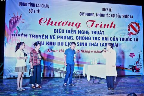 Biểu diễn nghệ thuật tuyên truyền về phòng, chống tác hại của thuốc lá