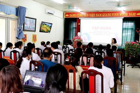 Tập huấn hướng dẫn xây dựng môi trường không khói thuốc tại Bệnh viện