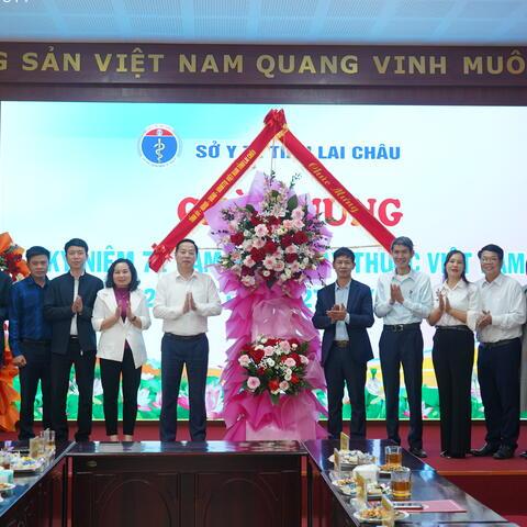 Đồng chí Chủ tịch UBND tỉnh chúc mừng ngành Y tế nhân kỷ niệm 71 năm ngày Thầy thuốc Việt Nam (27/2/1955 – 27/2/2026)