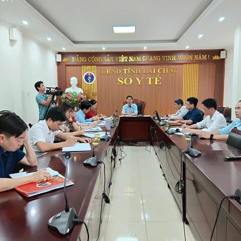 Họp trực tuyến về công tác khám sức khoẻ định kỳ cho người dân và ứng dụng khoa học, công nghệ, chuyển đổi số của Ngành Y tế