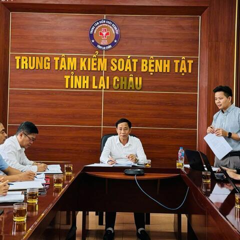 Trường Đại học Y tế công cộng làm việc với Trung tâm Kiểm soát bệnh tật tỉnh
