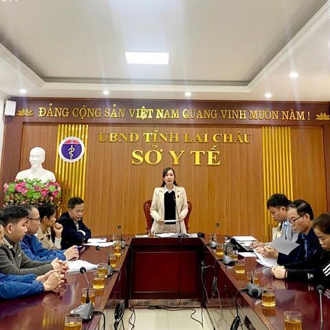 Họp đánh giá hoạt động của bác sĩ thuộc Dự án 585 “Thí điểm bác sĩ trẻ tình nguyện về vùng khó khăn”