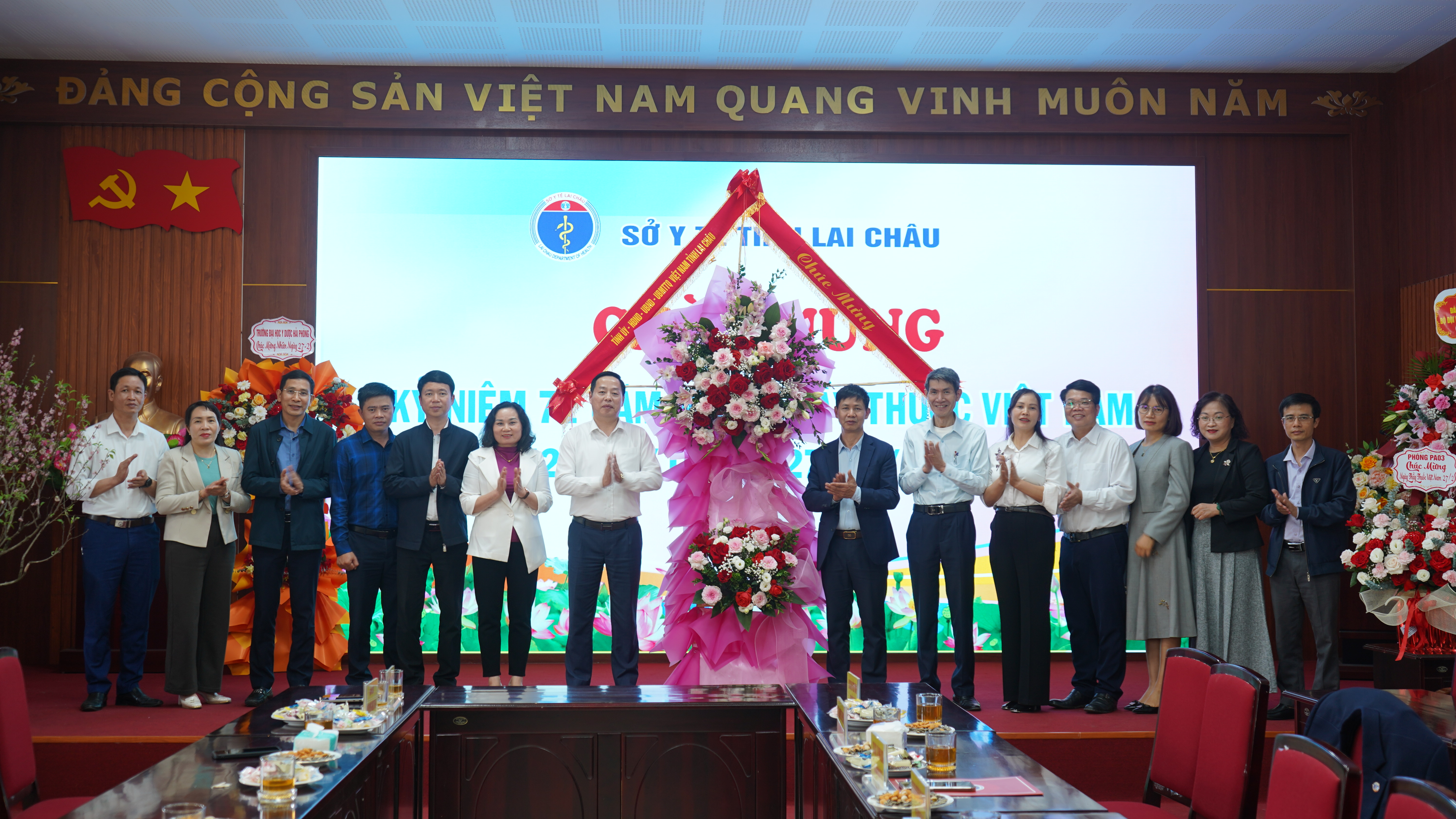 Đồng chí Chủ tịch UBND tỉnh chúc mừng ngành Y tế nhân kỷ niệm 71 năm ngày Thầy thuốc Việt Nam (27/2/1955 – 27/2/2026)