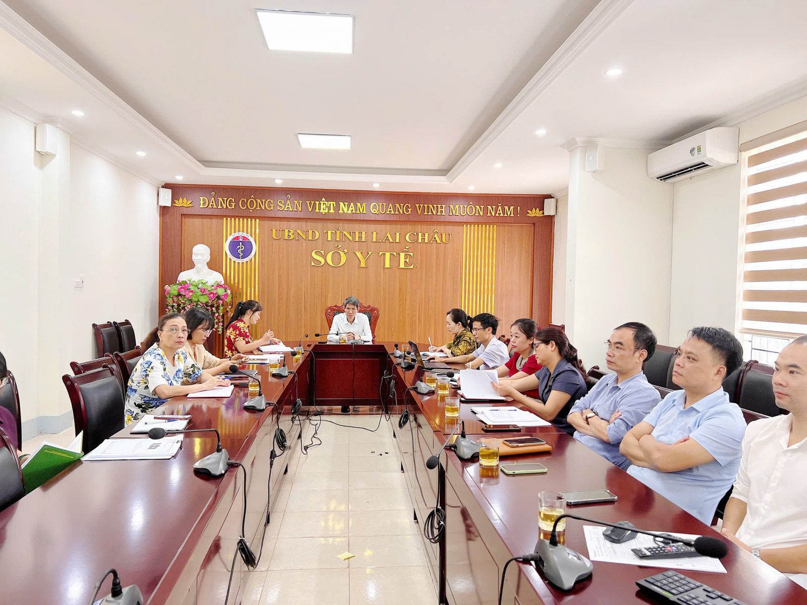 Tập huấn các quy định về phân cấp, phân quyền trong lĩnh vực y tế và sắp xếp, tổ chức các cơ sở y tế địa phương theo mô hình chính quyền địa phương 02 cấp